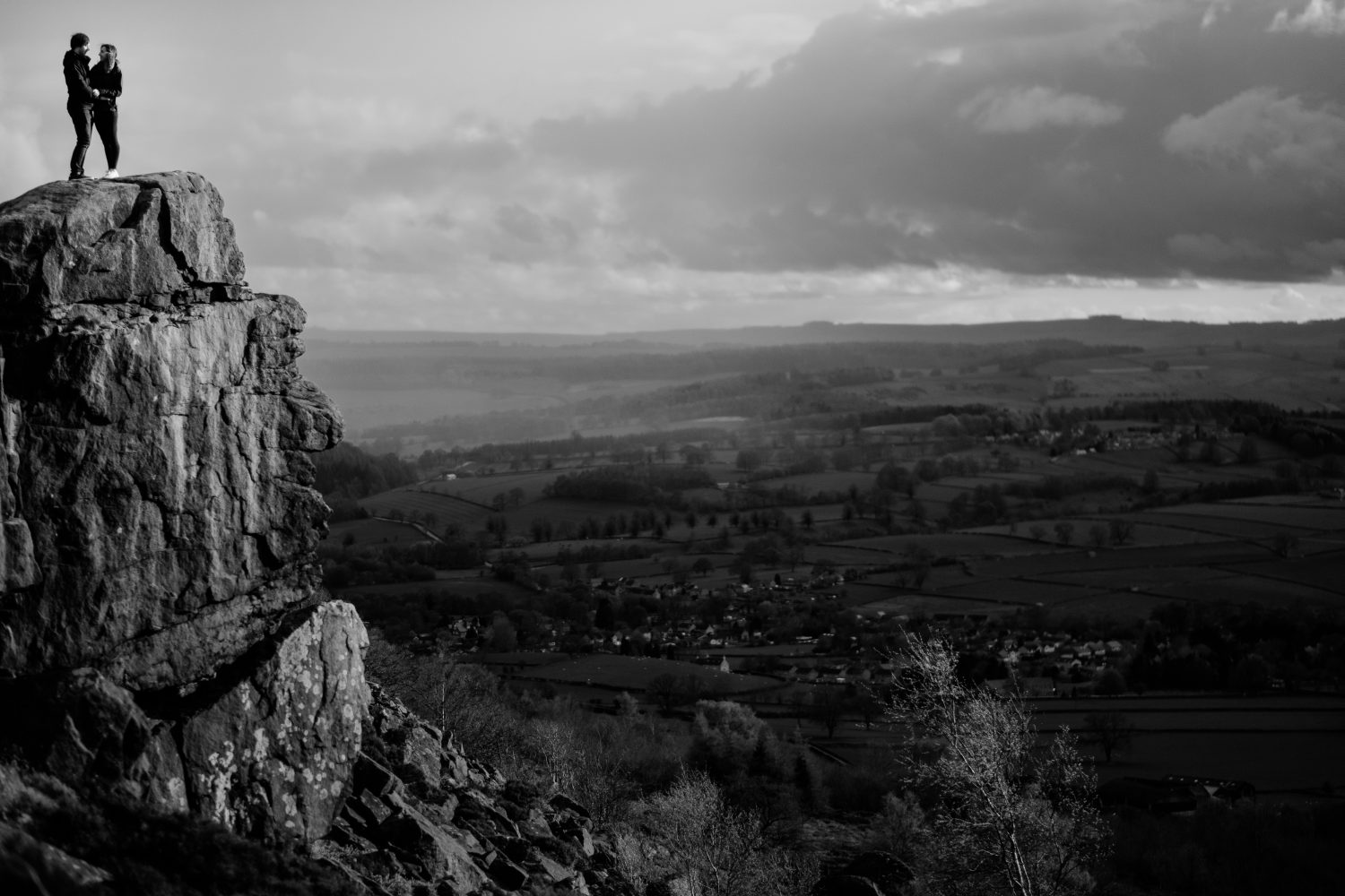 Hannah & Tom Engagement-021 Peak District Engagement shoot Curbar Edge
