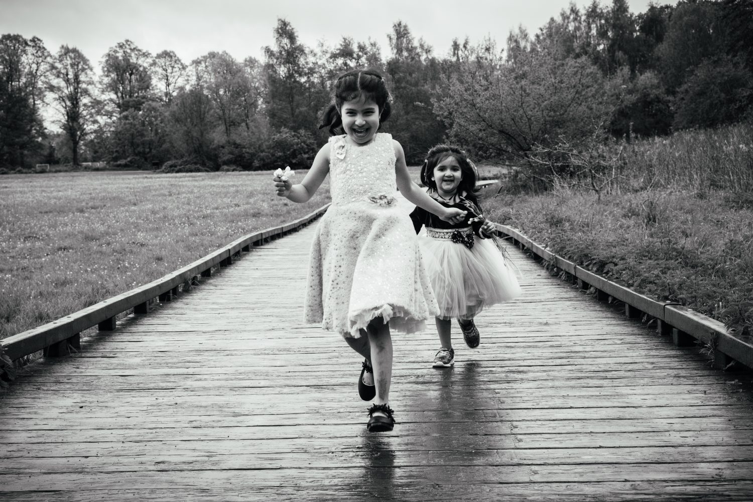 Girls running Darley Park Family Photography Girls running Darley Park Family Photography