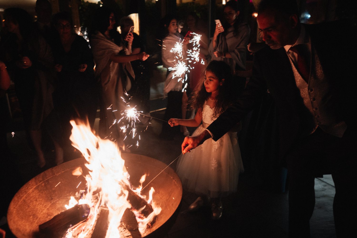 Noor & Thomas Slides-069 svg+xml;charset=utf