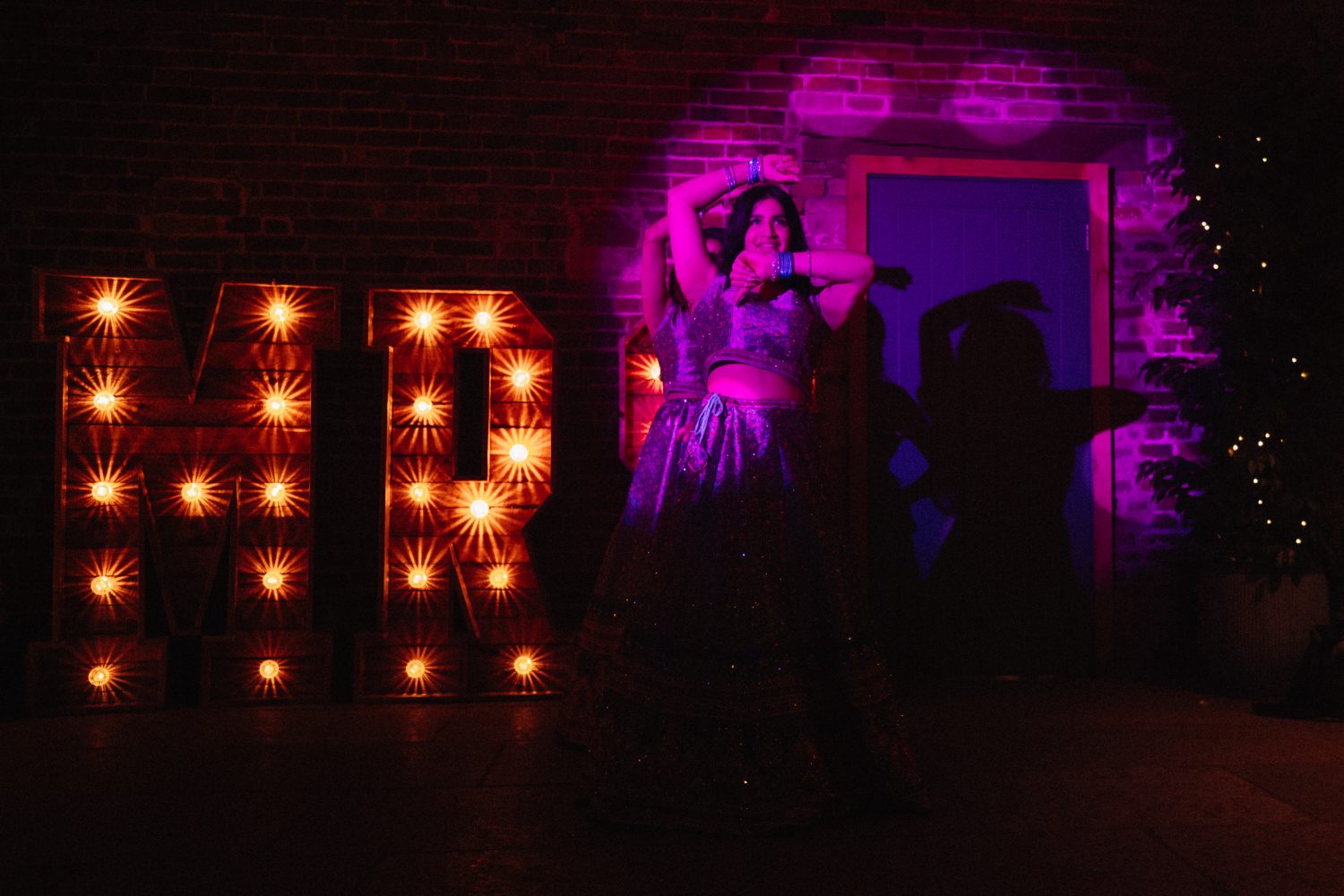 Noor & Thomas Slides-081 svg+xml;charset=utf