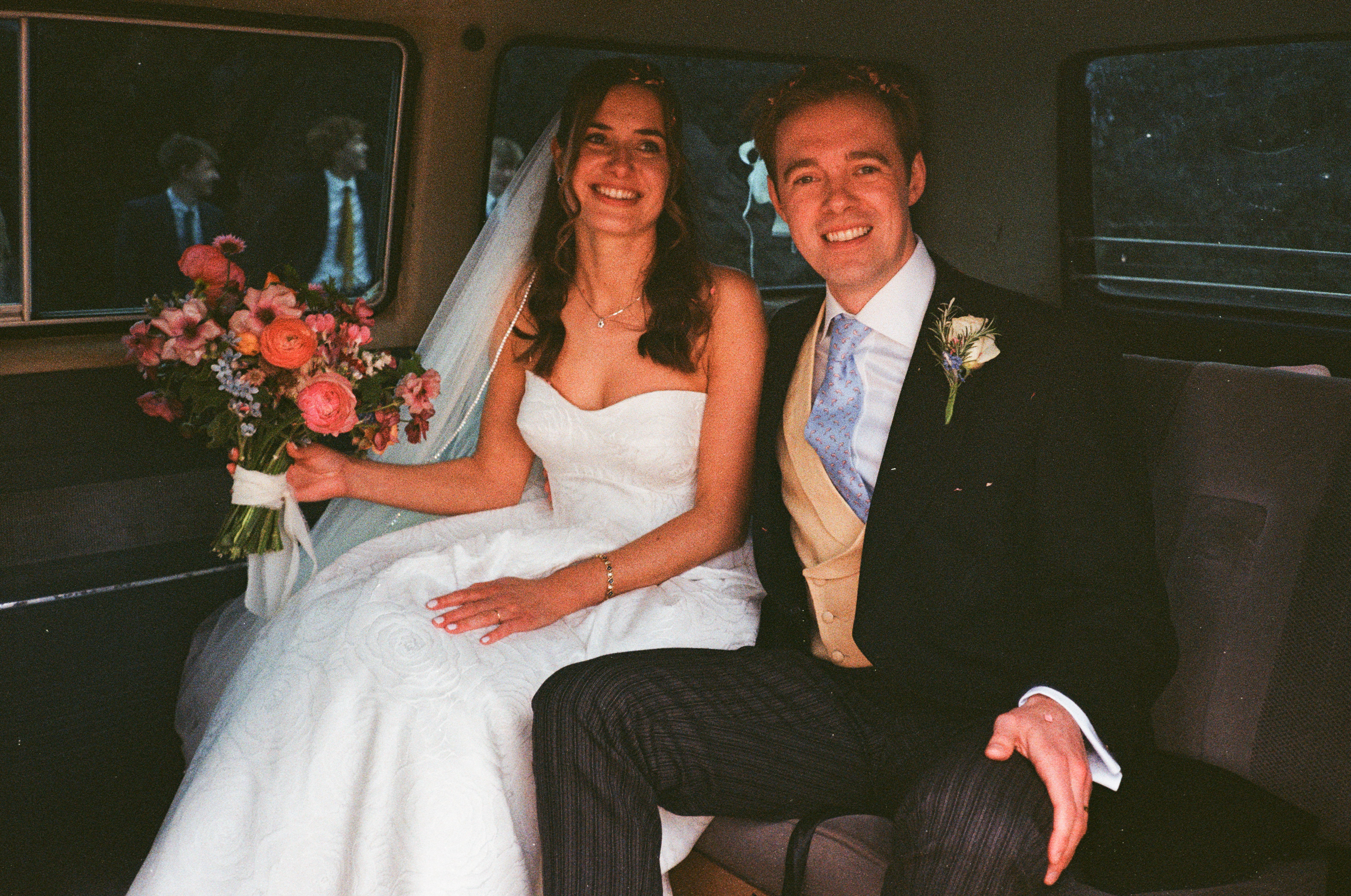 Holly & George Nikon L35 AF-005 svg+xml;charset=utf