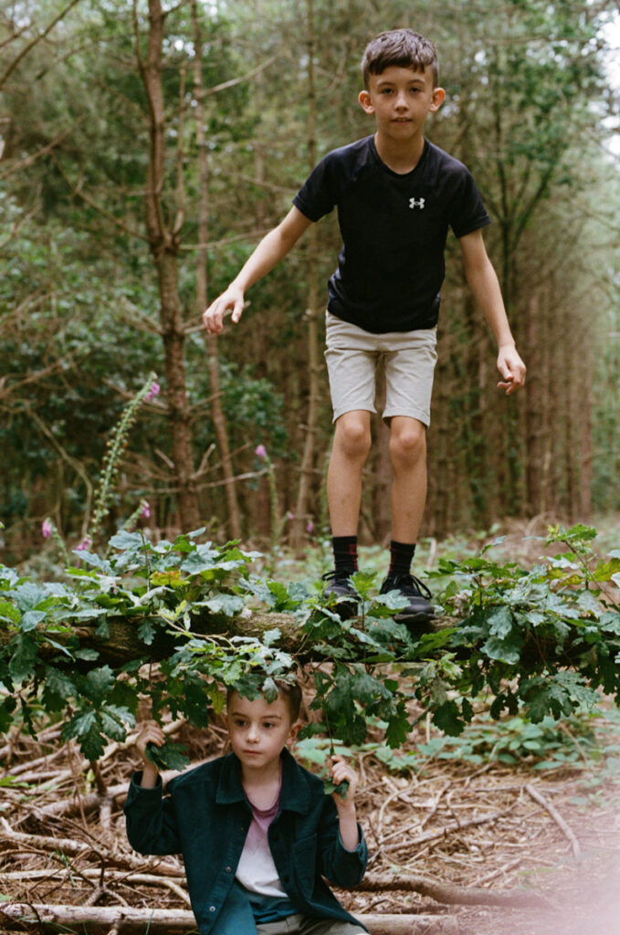 Ed Godden Family Shoot-018 svg+xml;charset=utf